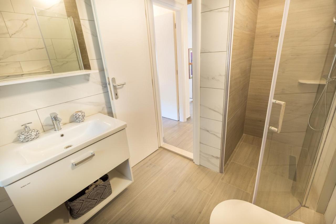 Olive Garden Apartment Стон Екстериор снимка