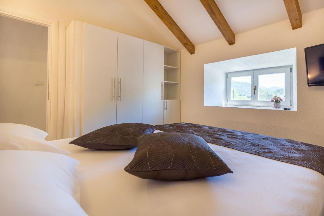 Olive Garden Apartment Стон Екстериор снимка