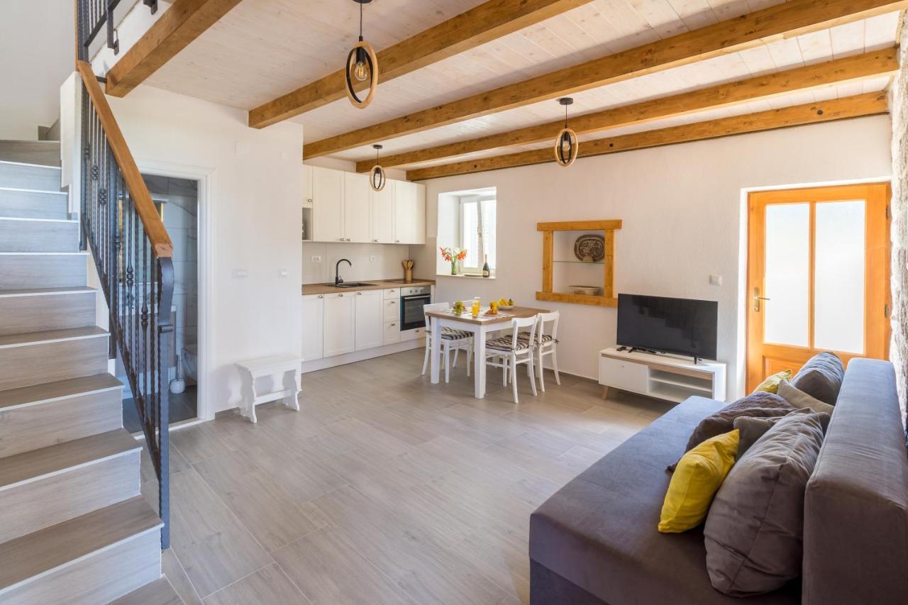 Olive Garden Apartment Стон Екстериор снимка