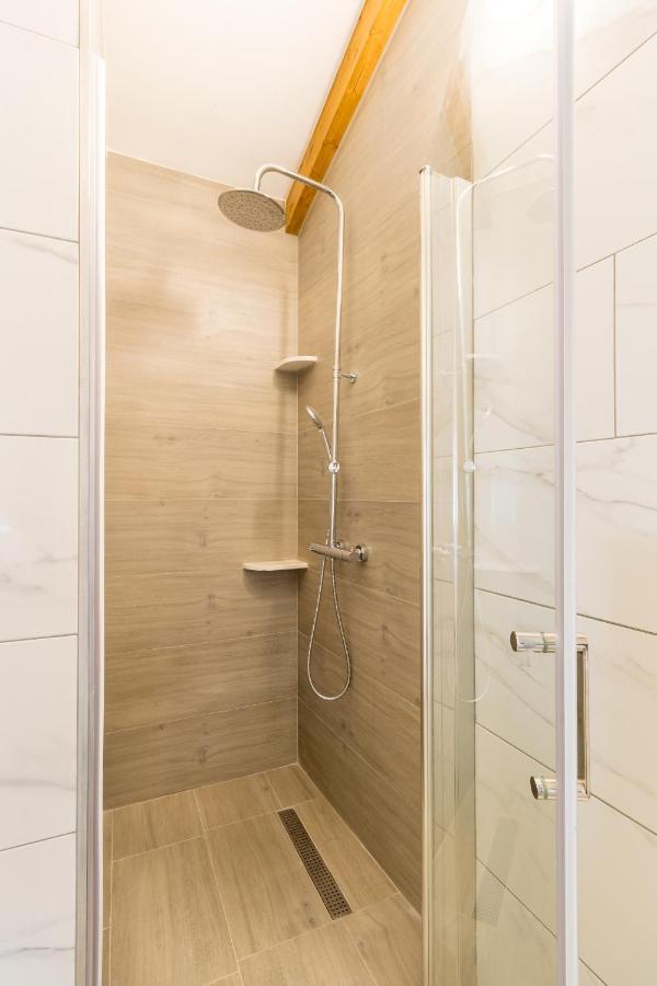 Olive Garden Apartment Стон Екстериор снимка