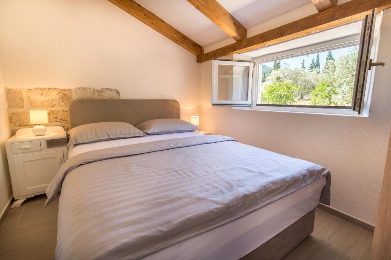 Olive Garden Apartment Стон Екстериор снимка